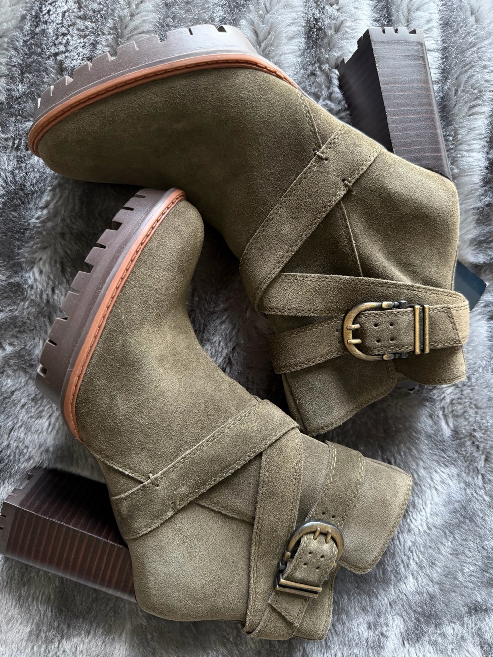 NWT Naturalizer suede heeled ankle boots